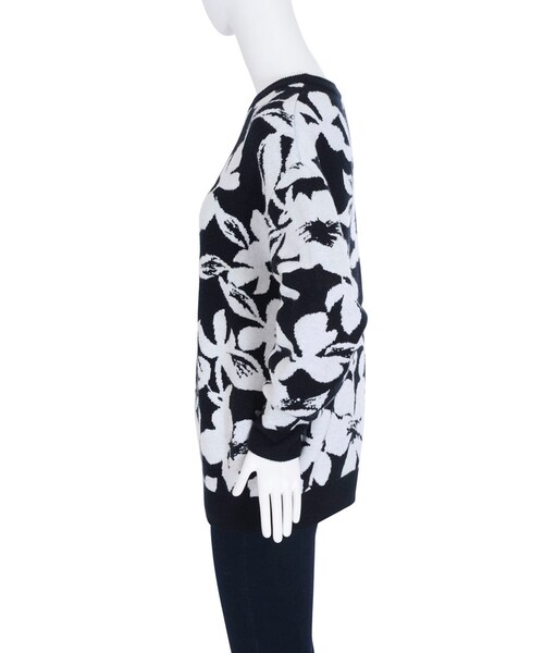 EMODA(エモダ)の「SHADOW FLOWER ニット(トップス・レディース・ホワイト/ブルー/ベージュ・F)」の6枚目の写真