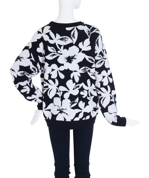 EMODA(エモダ)の「SHADOW FLOWER ニット(トップス・レディース・ホワイト/ブルー/ベージュ・F)」の7枚目の写真