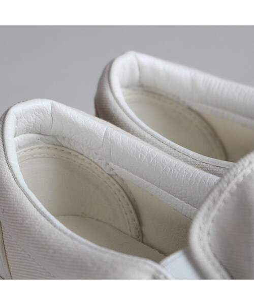 VANS(バンズ)の「Classic Studs Slip-On(ファッション雑貨・White・5.5/6/9/9.5/10)」の10枚目の写真