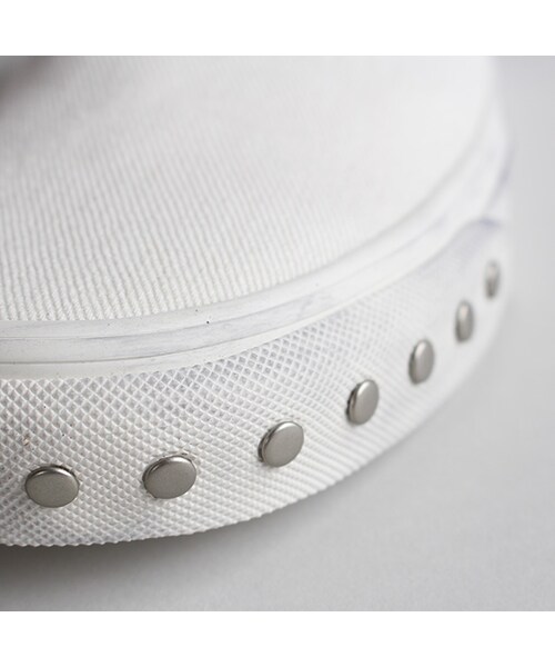 VANS(バンズ)の「Classic Studs Slip-On(ファッション雑貨・White・5.5/6/9/9.5/10)」の5枚目の写真