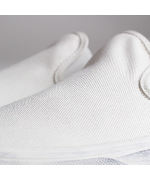VANS(バンズ)の「Classic Studs Slip-On(ファッション雑貨・White・5.5/6/9/9.5/10)」の6枚目の写真