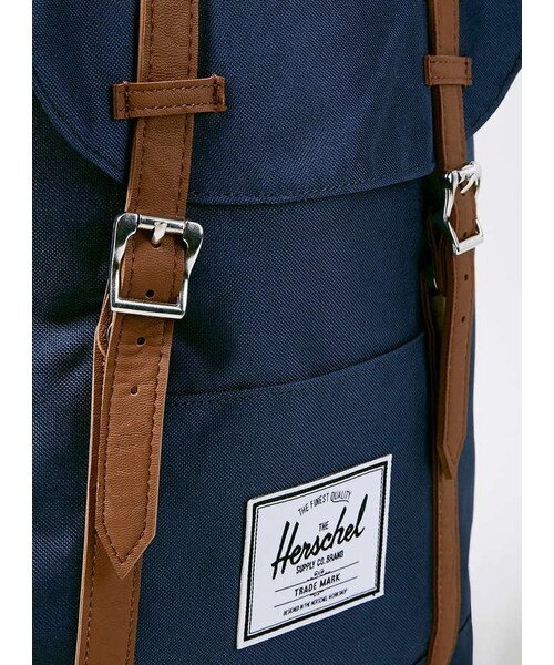 Herschel Supply（ハーシェルサプライ）の「Herschel Navy Retreat Backpack（バックパック/リュック・メンズ・Blue・000）」の3枚目の写真
