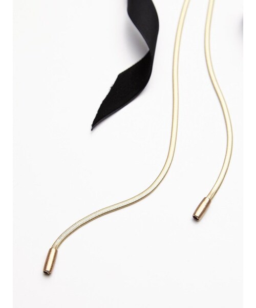 FREE PEOPLE（フリーピープル）の「Bow Tie Bolo Necklace（ネックレス・レディース・Gold・One Size）」の4枚目の写真