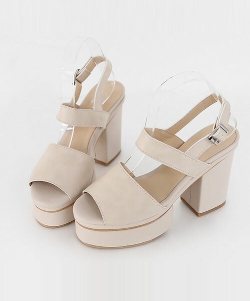 DHOLIC（ディーホリック）の「チャンキーヒールストラップシューズ（サンダル・レディース・ブラック/ピンクベージュ・225/230/235/240/245）」の2枚目の写真