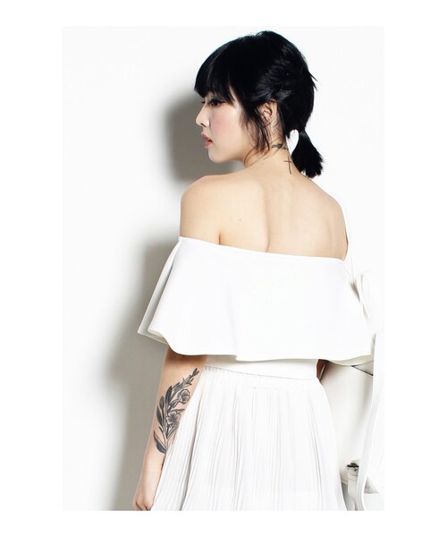 Young Hungry Free（-）の「YOUNG HUNGRY FREE: Fark Off Shoulder Crop Top（トップス・レディース・White・S/M/L）」の3枚目の写真