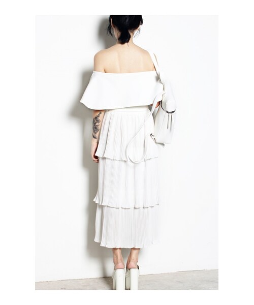 Young Hungry Free（-）の「YOUNG HUNGRY FREE: Fark Off Shoulder Crop Top（トップス・レディース・White・S/M/L）」の4枚目の写真