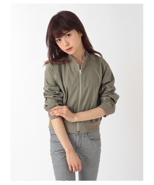 earth music&ecology（アースミュージックアンドエコロジー）の「シャツブルゾン（ジャケット/アウター・レディース・オフホワイト/カーキ/ネイビー・S/M）」の2枚目の写真