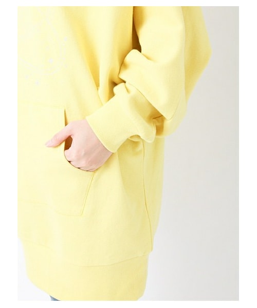 earth music&ecology(アースミュージックアンドエコロジー)の「ぱぴぷぺぽわぱーか(トップス・レディース・イエロー/ブルー・F)」の7枚目の写真