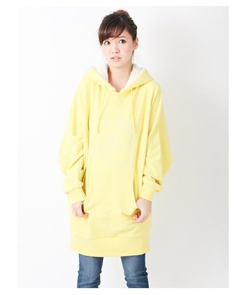 earth music&ecology(アースミュージックアンドエコロジー)の「ぱぴぷぺぽわぱーか(トップス・レディース・イエロー/ブルー・F)」の2枚目の写真