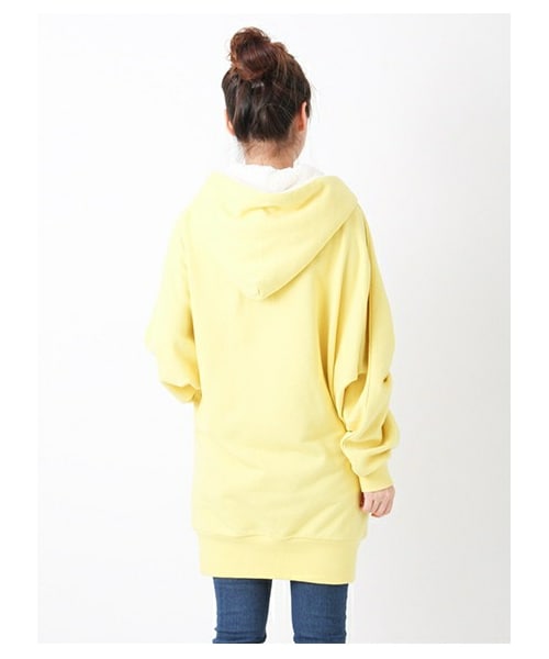 earth music&ecology(アースミュージックアンドエコロジー)の「ぱぴぷぺぽわぱーか(トップス・レディース・イエロー/ブルー・F)」の5枚目の写真