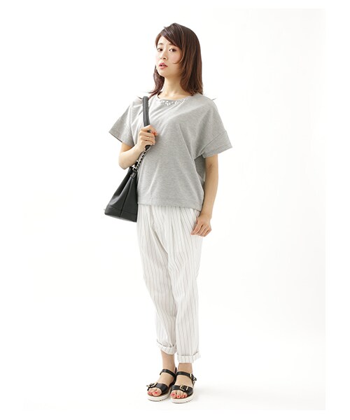 earth music&ecology（アースミュージックアンドエコロジー）の「襟ぐりタックビジュープルオーバー（トップス・レディース・オフホワイト/杢ライトグレー/ネイビー・F）」の10枚目の写真