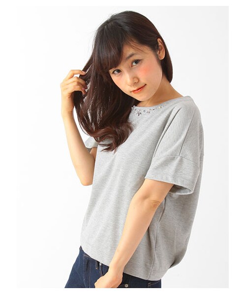 earth music&ecology（アースミュージックアンドエコロジー）の「襟ぐりタックビジュープルオーバー（トップス・レディース・オフホワイト/杢ライトグレー/ネイビー・F）」の5枚目の写真