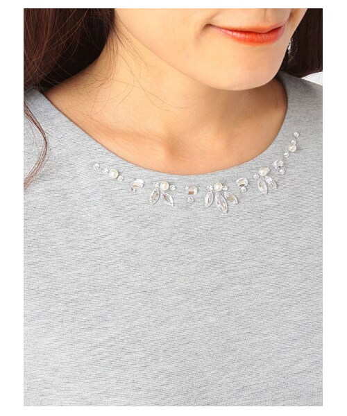 earth music&ecology（アースミュージックアンドエコロジー）の「襟ぐりタックビジュープルオーバー（トップス・レディース・オフホワイト/杢ライトグレー/ネイビー・F）」の7枚目の写真