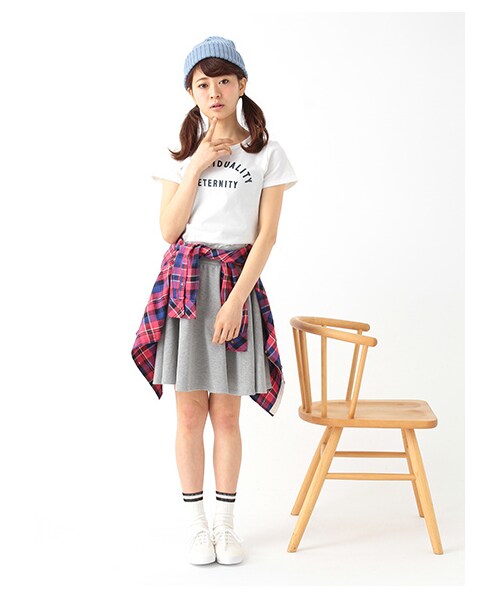 earth music&ecology(アースミュージックアンドエコロジー)の「ラバープリントロゴTシャツプルオーバー(トップス・レディース・オフホワイト/杢ライトグレー/ライトイエロー/ネイビー・S/M)」の11枚目の写真