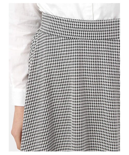 earth music&ecology（アースミュージックアンドエコロジー）の「ギンガムミモレ（スカート・レディース・ブラック・XS/L）」の4枚目の写真