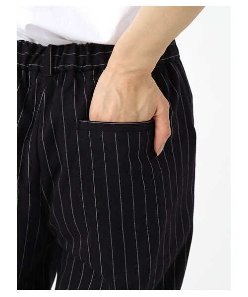 earth music&ecology（アースミュージックアンドエコロジー）の「ワイドパンツ（パンツ・レディース・ブラック/ネイビー・S/M）」の7枚目の写真