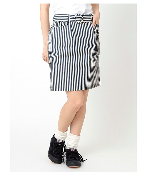 earth music&ecology（アースミュージックアンドエコロジー）の「ベルト付きデニムタイトスカート（スカート・レディース・インディゴ/ストライプ・S）」の2枚目の写真