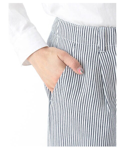 earth music&ecology(アースミュージックアンドエコロジー)の「バギーパンツ(パンツ・レディース・オフホワイト/ブルー/ネイビー/ストライプ・S/M)」の9枚目の写真