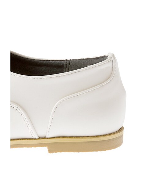 earth music&ecology（アースミュージックアンドエコロジー）の「ウィングチップシューズ（シューズ・レディース・オフホワイト/ブラック/ブラウン・23cm/23.5cm/24cm/24.5cm）」の8枚目の写真