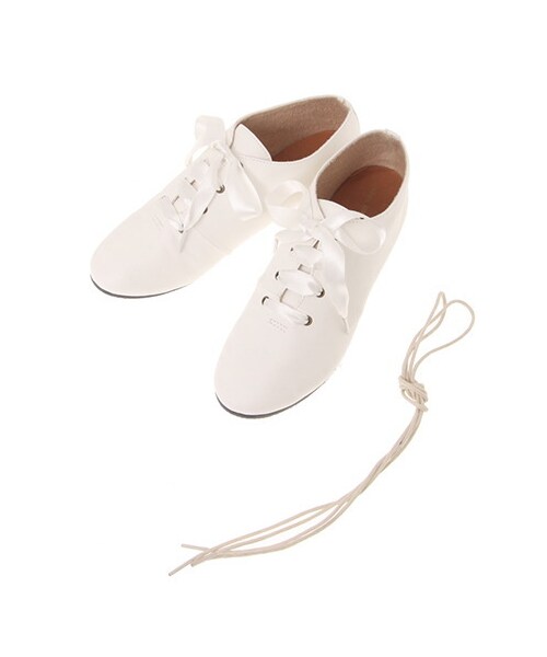 ehka sopo(エヘカソポ)の「サテンリボンレースアップシューズ 1804834-12-13-13(シューズ・レディース・オフホワイト/ブラック・M/L)」の1枚目の写真