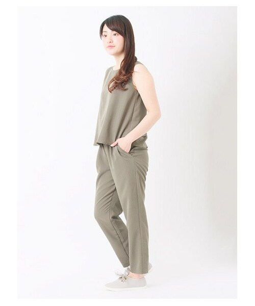 Te chichi(テチチ)の「サロペットパンツ 1401417-21-12-11(オールインワン・サロペット・レディース・ブラック/ベージュ/モカ・M)」の5枚目の写真