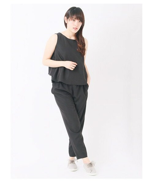 Te chichi(テチチ)の「サロペットパンツ 1401417-21-12-11(オールインワン・サロペット・レディース・ブラック/ベージュ/モカ・M)」の1枚目の写真