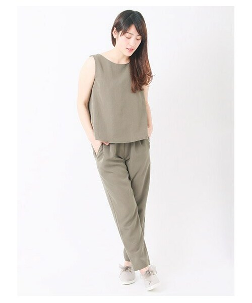 Te chichi(テチチ)の「サロペットパンツ 1401417-21-12-11(オールインワン・サロペット・レディース・ブラック/ベージュ/モカ・M)」の4枚目の写真