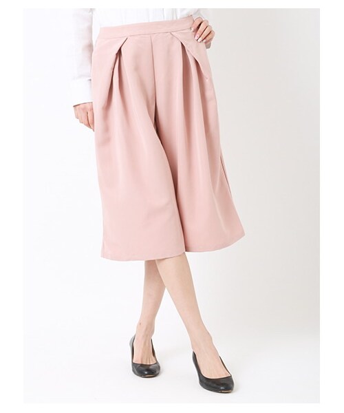 E hyphen world gallery(イーハイフンワールドギャラリー)の「タックミモレ丈パンツ(パンツ・レディース・ピンク/ベージュ/ネイビー・F)」の2枚目の写真