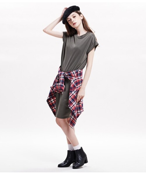 VIS（ビス）の「とろみシンプルカットワンピース（ワンピース/ドレス・レディース・スミクロ/キャメル/カーキ・M）」の12枚目の写真