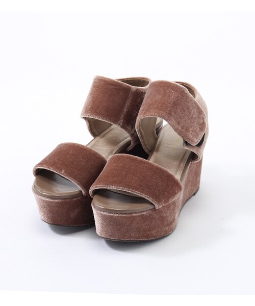 PAGEBOY（ページボーイ）の「【POINT×10】【PAGEBOY】ベルトウェッジサンダル（シューズ・レディース・ブラック/ベージュ/ピンク）」の2枚目の写真