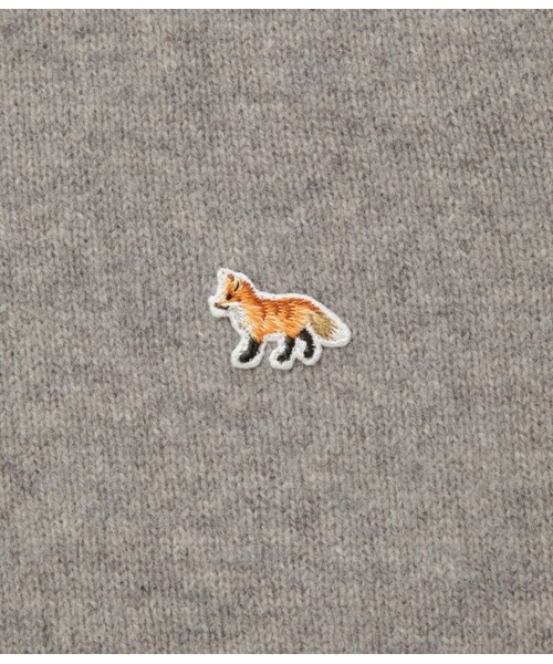 Maison Kitsune（メゾンキツネ）の「Lambswool R-Neck PO（トップス・メンズ・ブラック/グレー・XS/S/M/L）」の9枚目の写真