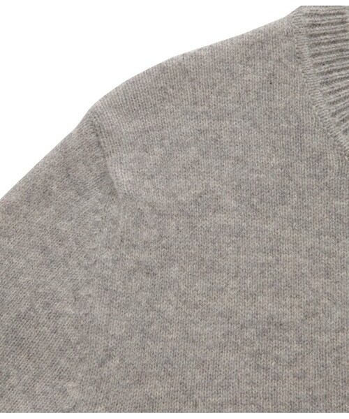 Maison Kitsune（メゾンキツネ）の「Lambswool R-Neck PO（トップス・メンズ・ブラック/グレー・XS/S/M/L）」の6枚目の写真
