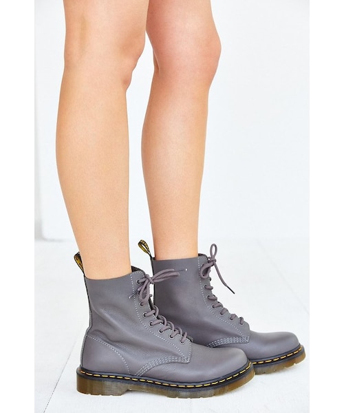 Dr. Martens（ドクターマーチン）の「Dr. Martens Pascal 8-Eye Boot（ブーツ・レディース・Gray/Blue・6/7/8/9/10）」の6枚目の写真
