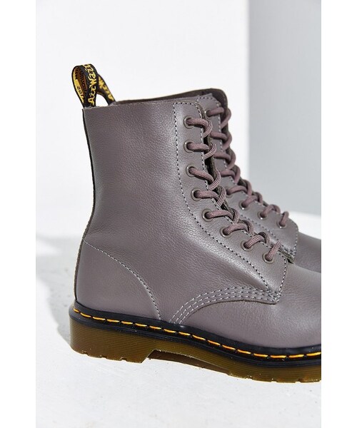 Dr. Martens（ドクターマーチン）の「Dr. Martens Pascal 8-Eye Boot（ブーツ・レディース・Gray/Blue・6/7/8/9/10）」の4枚目の写真