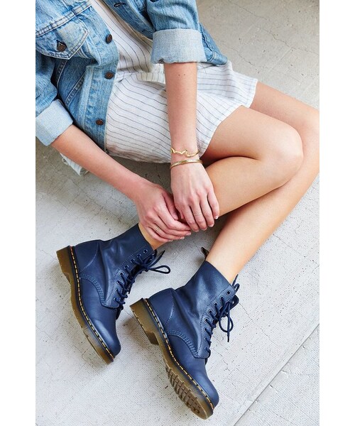 Dr. Martens（ドクターマーチン）の「Dr. Martens Pascal 8-Eye Boot（ブーツ・レディース・Gray/Blue・6/7/8/9/10）」の3枚目の写真