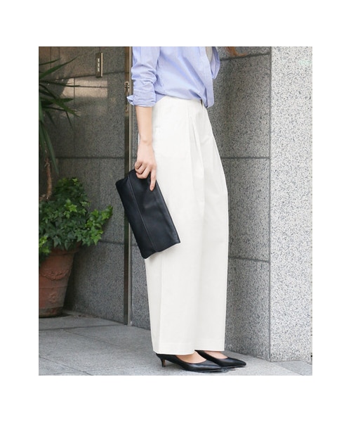 URBAN RESEARCH DOORS（アーバンリサーチドアーズ）の「コットンタックワイドパンツ（パンツ・レディース・OFF WHITE/BLACK/BEIGE・36/38/40）」の5枚目の写真