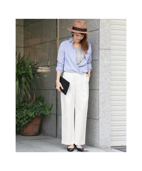 URBAN RESEARCH DOORS（アーバンリサーチドアーズ）の「コットンタックワイドパンツ（パンツ・レディース・OFF WHITE/BLACK/BEIGE・36/38/40）」の4枚目の写真