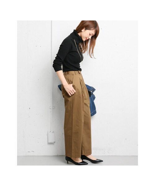 URBAN RESEARCH DOORS（アーバンリサーチドアーズ）の「コットンタックワイドパンツ（パンツ・レディース・OFF WHITE/BLACK/BEIGE・36/38/40）」の12枚目の写真