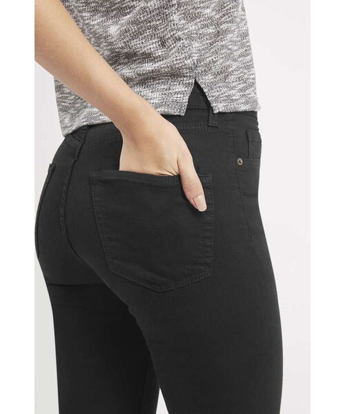 TOPSHOP(トップショップ)の「Petite black jamie jeans(デニムパンツ・レディース・Black・W2428/W2528/W2628/W2828/W3028/W3228)」の2枚目の写真