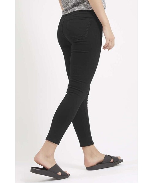 TOPSHOP(トップショップ)の「Petite black jamie jeans(デニムパンツ・レディース・Black・W2428/W2528/W2628/W2828/W3028/W3228)」の5枚目の写真