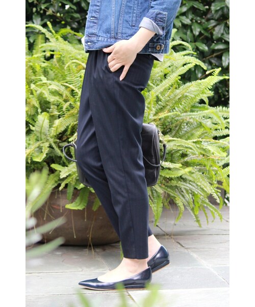 JOURNAL STANDARD（ジャーナルスタンダード）の「《予約》TRストライプランダムタックテーパードパンツ◆（パンツ・レディース・グレー/ネイビー・36/38/40）」の2枚目の写真