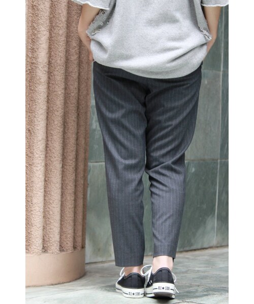 JOURNAL STANDARD（ジャーナルスタンダード）の「《予約》TRストライプランダムタックテーパードパンツ◆（パンツ・レディース・グレー/ネイビー・36/38/40）」の18枚目の写真
