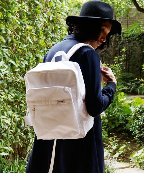 ADAM PATEK（アダムパテック）の「【16S/S 先行予約】ADAM PATEK/スクエアNYLON RYCK（バックパック/リュック・メンズ・ホワイト/ブラック・FREE）」の2枚目の写真