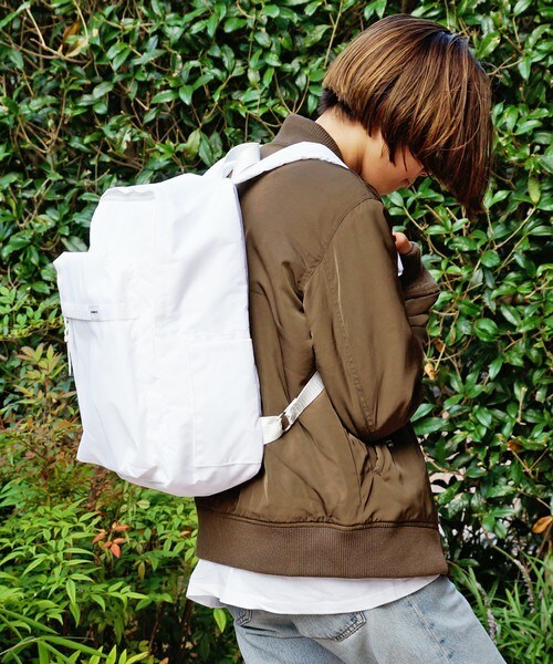 ADAM PATEK（アダムパテック）の「【16S/S 先行予約】ADAM PATEK/スクエアNYLON RYCK（バックパック/リュック・メンズ・ホワイト/ブラック・FREE）」の5枚目の写真