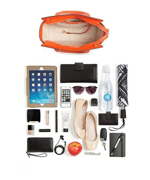 MICHAEL KORS（マイケルコース）の「MICHAEL Michael Kors 'Medium Selma' Zip Top Satchel（ショルダーバッグ・レディース・Orange/Blue/Brown・One Size）」の9枚目の写真