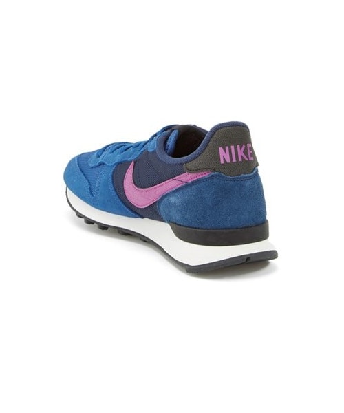 NIKE(ナイキ)の「Nike 'Internationalist' Sneaker (Women)(スニーカー・レディース・Gray/Silver/Red/Purple・10 M/10.5 M/11 M/12 M/5 M/5.5 M/6 M/6.5 M/7 M/7.5 M/8 M/8.5 M/9 M/9.5 M)」の5枚目の写真