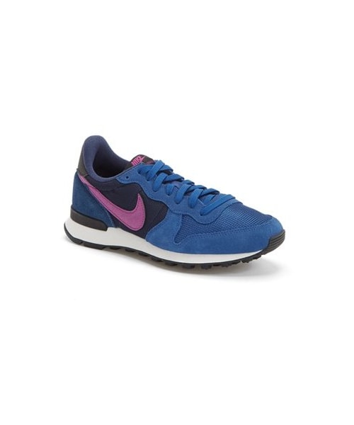 NIKE(ナイキ)の「Nike 'Internationalist' Sneaker (Women)(スニーカー・レディース・Gray/Silver/Red/Purple・10 M/10.5 M/11 M/12 M/5 M/5.5 M/6 M/6.5 M/7 M/7.5 M/8 M/8.5 M/9 M/9.5 M)」の2枚目の写真