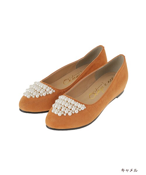 w closet(ダブルクローゼット)の「パール付きインヒールパンプス(シューズ・レディース・キャメル/グリーン/ブラック・M/L)」の1枚目の写真
