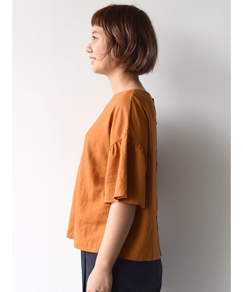 w closet(ダブルクローゼット)の「フレア袖後ろ開きブラウス(トップス・レディース・オレンジ/レッド/ブラック・FREE)」の5枚目の写真