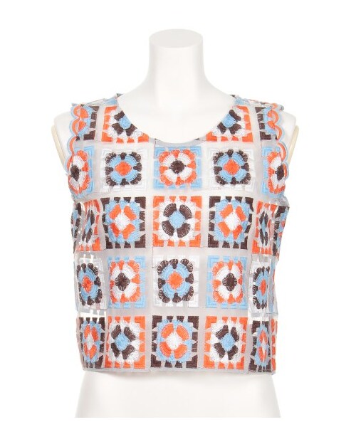 45R フォークロア調　刺繍トップス LILY BROWN（リリーブラウン）の「フォークロア刺繍トップス（タンク